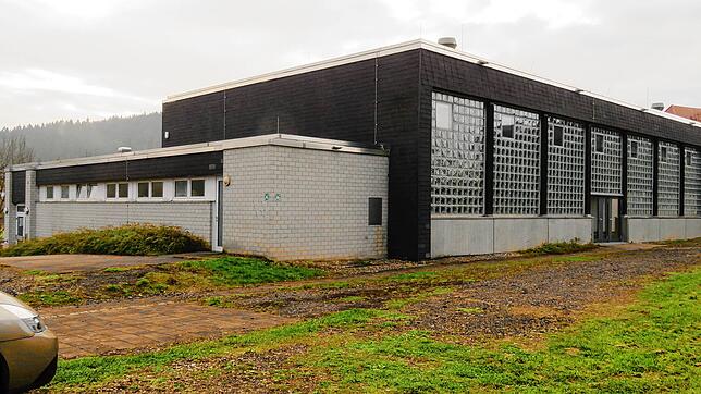 Die größte Gebäudeinvestition 2023 in Geisingen ist die Sanierung der Kirchtalhalle Kirchen-Hausen. Der Küchenanbau (links) wird ...