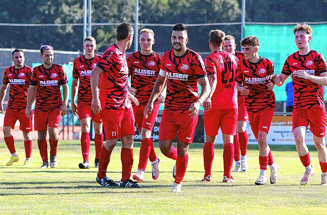 Bild 7: FV Walbertsweiler-Rengetsweiler gewinnt Duell mit TuS Immenstaad. Die besten Bilder!