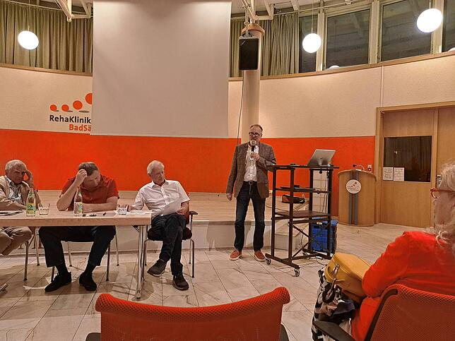Peter Kaiser spricht bei der Sitzung des Fördervereins Pro Spital Bad Säckingen 2023.