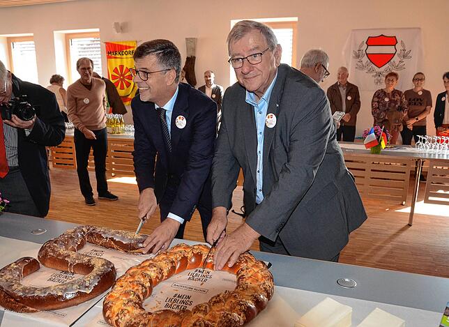 Bild 26: Bilder vom Empfang der Delegation aus Ensisheim im Markdorfer Rathaus (1/2)