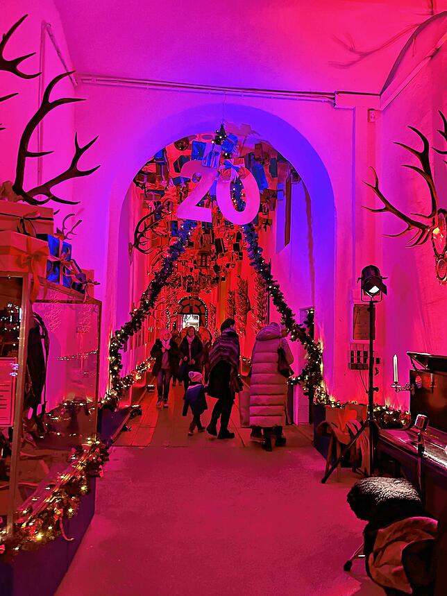 Bild 13: Freitag im weihnachtlichen Marstall: Freude, Geselligkeit und Weihnachtsflair