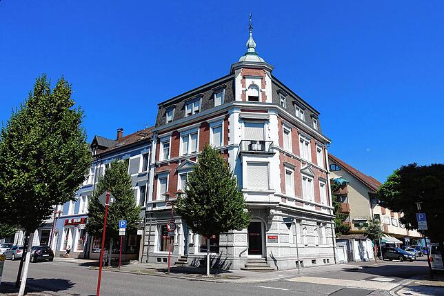 In diesem Gebäude war ursprünglich die Sparkasse eingerichtet.