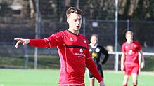 Regelverstoß: Stürmer Kevin Keller vom FV Lörrach-Brombach II hatte dem Schiedsrichter auf Nachfrage bestätigt, dass er vor dem ...
