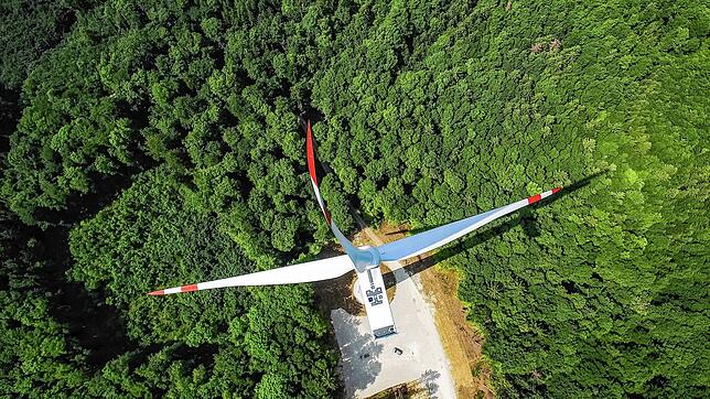 Auf dem Schienerberg sollen Windräder entstehen &ndash; wie dieses bei Verenafohren in Tengen (hier ein Archivbild aus dem Jahr 2018).