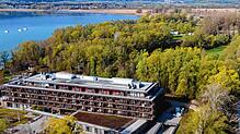 Das Bora-Hotel, gelegen direkt am Bodenseeufer von Radolfzell.