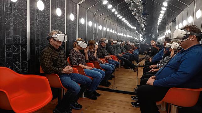 Mit VR-Brillen geht es auf Zeitreise: Zu sehen ist das Schweizer Tiefenlager in Stadel zu verschiedenen Zeitpunkten.