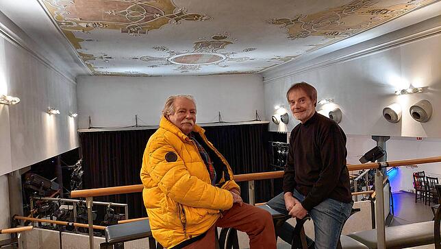 Der Architekt und ehemalige Konstanzer Hochbauamtsleiter Johannes Kumm (links) und Klaus Oechsle, Vorsitzender des K9-Vereins, auf der ...
