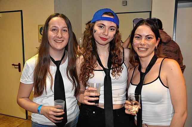 Bild 20: Hugeloh Ball 2025: Diese Bilder zeigen die beste Stimmung in der Mehrzweckhalle