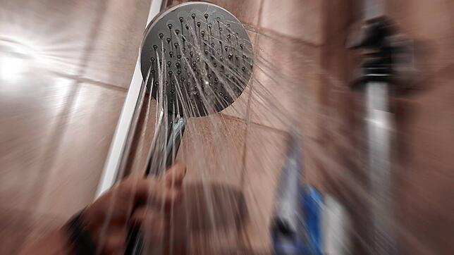 Duschen Sie noch warm? Was kann man tun um auf die steigenden Energiekosten zu reagieren? Das haben wir in Villingen nachgefragt.