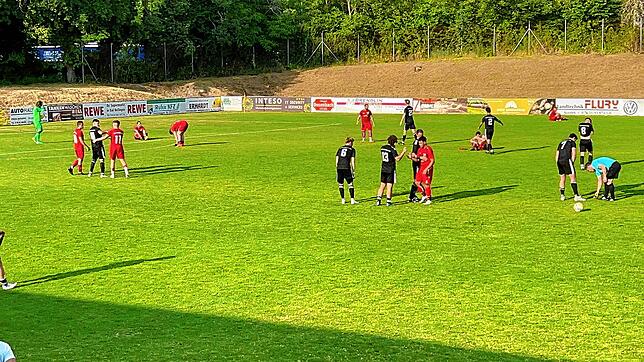 Bild 2: SV Jestetten unterliegt mit 2:7 beim VfR Bad Bellingen &ndash; und wir haben Bilder!