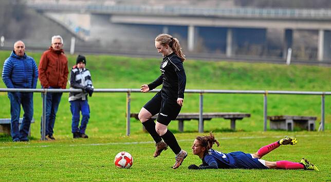 Bild 6: Unsere Bildergalerie vom Frauen-Bezirksliga-Spitzenspiel zwischen Kirchen-Hausen und Wolterdingen