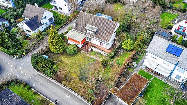 Drohnenbilder vom Standort der künftigen Villa von Xherdan Shaqiri am Birkenweg 5 in Rheinfelden. Derzeit steht dort noch ein ...