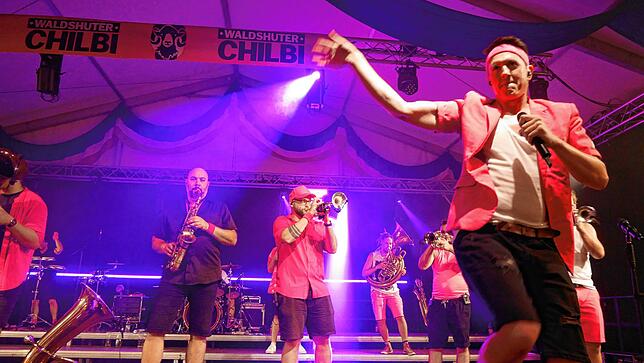 Bild 11: Volles Zelt und super Stimmung auf der Chilbi 2025 in Waldshut – Die besten Bilder