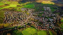 Ein Luftbild von Nenzingen von Dezember 2022 mit Blick über alle Grundstücke. Die Grundsteuer auf diese sorgte nun im Gemeinderat für ...