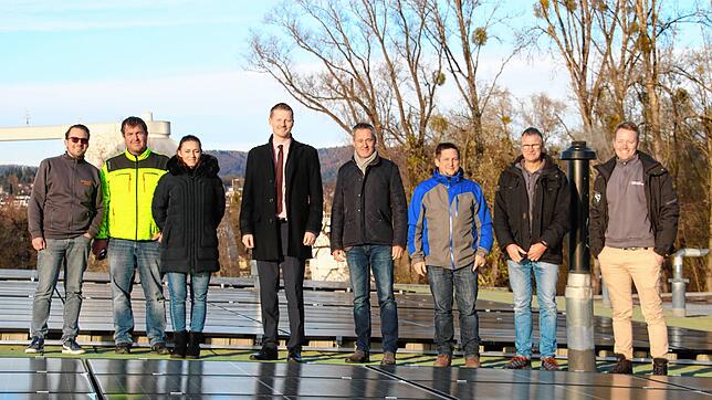 Freuen sich über die neue Anlage (von links): TBR-Geschäftsführer Ferdi Cihan, Ralf Wiedemann, der für die TBR vor Ort viele Arbeiten ...