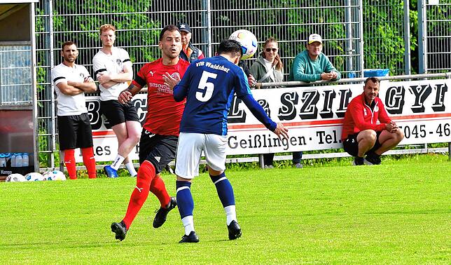Bild 7: FC Hochrhein besiegt den VfB Waldshut mit 4:2 – wir haben Fotos!