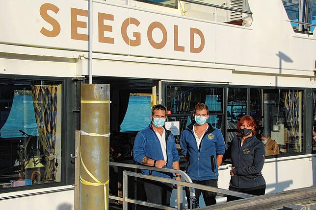 Petra, Michael und Dennis Giess vor der Seegold.