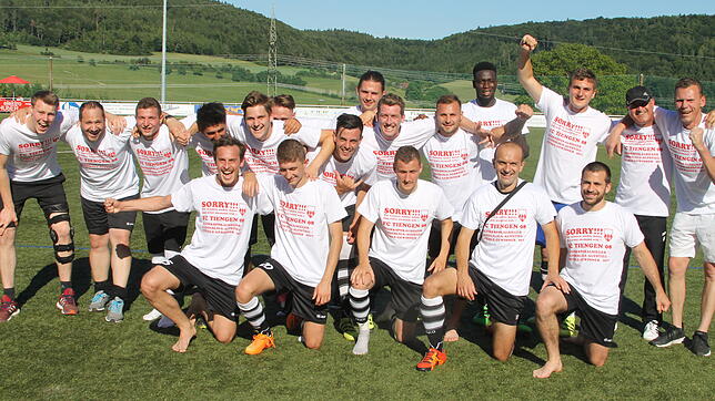 Jubel beim FC Tiengen 08. Nach dem 2:0-Sieg bei RW Weilheim war der FC Tiengen endgültig Bezirksligameister der Saison 2016/17. Die ...