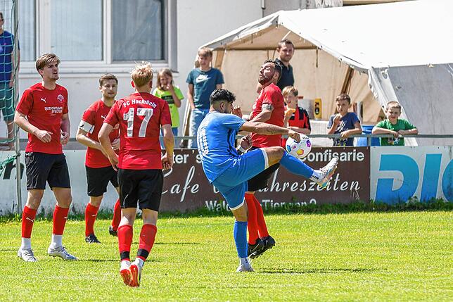 Bild 25: TuS Stetten siegt mit 2:1 beim FC Hochrhein – und wir haben Fotos!
