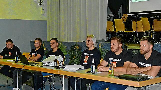 Der Vorstand der Narrenzunft Nußbach informiert die Bevölkerung über den Verlauf des Narrentreffens Ende Januar. Bild: Priska Dold