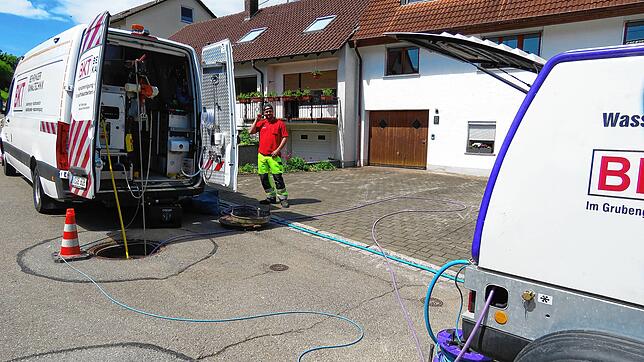 Derzeit wird in der Region Geisingen das Kanalnetz kontrolliert. Im Zuge der Eigenkontrollverordnung werden die Abwasserkanäle befahren, ...