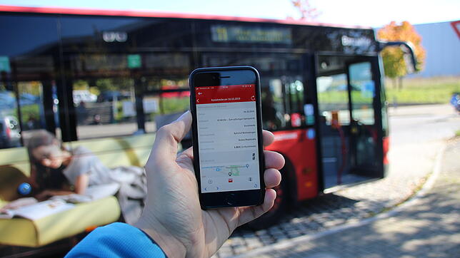 Seit Oktober 2019 gibt es für die Busse der Stadtwerke Konstanz ein Kurzstreckenticket. Gekauft werden kann es nur über eine App für ...