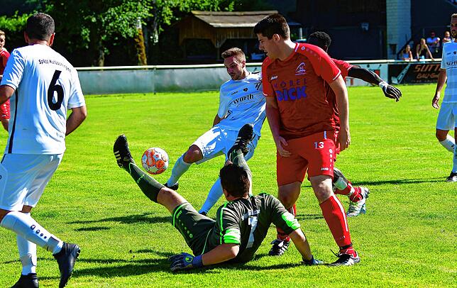 Bild 12: SC Lauchringen steigt nach 0:3 gegen Spvgg. Wutöschingen in die Kreisliga B ab &ndash; wir haben Bilder!
