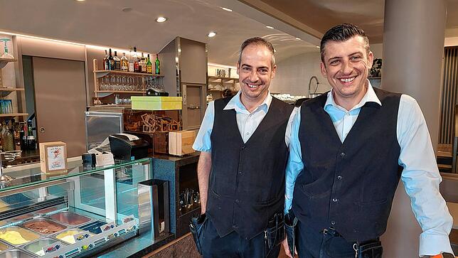 Die Brüder Marco und Alfredo Nicoletti (von links) genießen noch den Spätsommer und ziehen sich Ende September wieder nach Italien zurück.