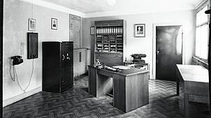 So sah das braune Haus (ehemaliges Kaufhaus) auf den Gustav-Hammer-Platz zum Ende des Zweiten Weltkriegs innen aus. Bild: Stadtarchiv ...