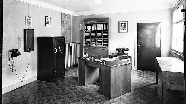 So sah das braune Haus (ehemaliges Kaufhaus) auf den Gustav-Hammer-Platz zum Ende des Zweiten Weltkriegs innen aus. Bild: Stadtarchiv ...