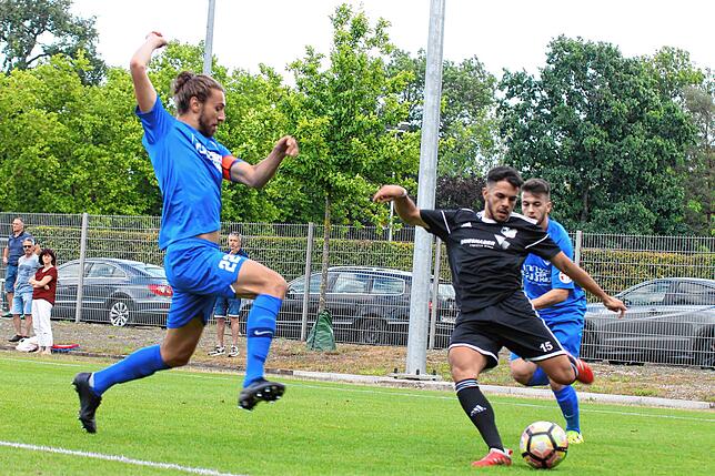 Bild 1: Klare Niederlage für SV 08 Laufenburg im Testspiel beim SV Weil &ndash; und wir haben Bilder!