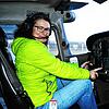 Mit drei Jahren saß Heike Nachtigall das erste Mal in einer Cessna. Seitdem sie ihren Flugschein im Sommer 2020 absolviert hat, fliegt ...