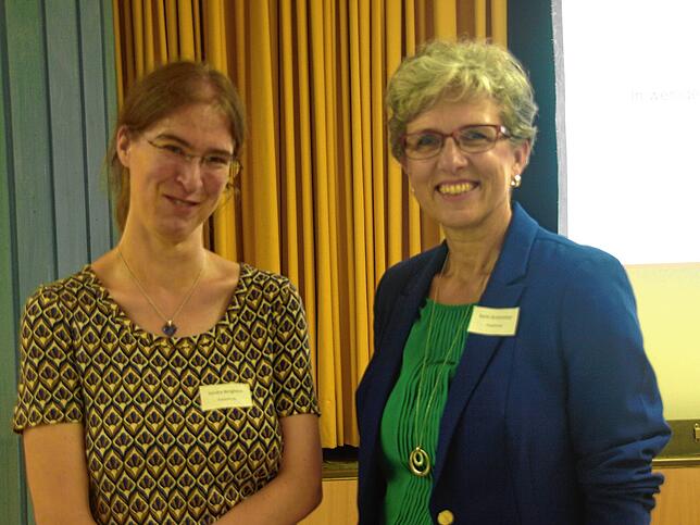 Sandra Bergheim (links) und Karin Strittmatter leiteten die Vollversammlung aller sechs Pfarrgemeinderäte des Gebietes der künftigen ...
