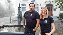 Bernd und Maria Ott haben sich 2021 mit einem Imbisswagen in Meßkirch selbstständig gemacht. Sie eröffnen am Samstag zusätzlich ein ...