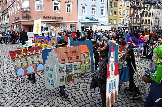 Bild 9: Schmutziger Donnerstag in Donaueschingen: Kinderumzug zieht alle Blicke an – Die Bilder!