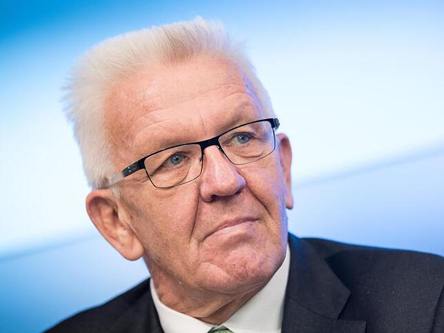 Winfried Kretschmann Ministerpräsident Winfried Kretschmann: hat zwar mit der Autoindustrie seinen Frieden gemacht, findet aber kein passendes E-Auto. Bild: dpa