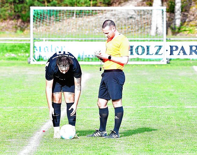 Bild 15: SV Buch besiegt die SG FC Wehr/Brennet mit 1:0 – und wir haben Fotos!