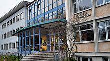 Alleine 2,75 Millionen Euro plant die Stadt für die Sanierung des Scheffelgymnasiums ein.