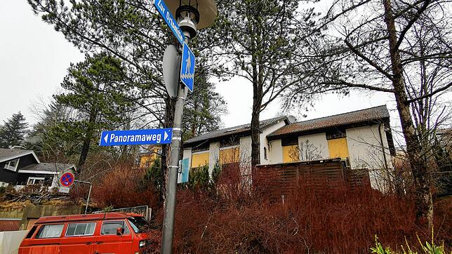 Im Unterkirnacher Panoramawag ist am zweiten Tag nach der eskalierten Zwangsräumung Ruhe eingekehrt. Das Haus von Tilmann K. liegt etwas ...