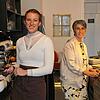 Larissa (links) und Sandra Feiner haben sich mit ihrem Café &bdquo;Marktgeflüster&ldquo; in der Marktstraße einen Traum erfüllt, den sie ...