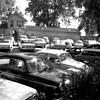 Parkplatznot vor dem Strandbad – die gab sogar 1960 schon, als das Bad noch deutlich kleiner war als heute. Bild: Heimatverein