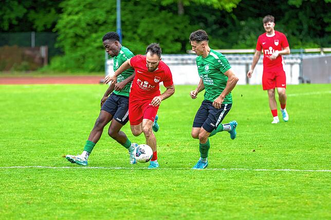 Bild 6: FC Tiengen 08 verabschiedet Trainer Erkan Kanli mit 1:0 gegen den SV Mundingen – wir haben Fotos!