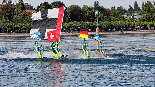 Bild 43: Konstanzer Seenachtfest 2022: Ein Highlight des Tages ist die Wasserski-Show