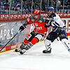 Alex Trivellato (links) erzielte beim 2:1-Heimsieg der Wild Wings in der Verlängerung den entscheidenden Treffer.