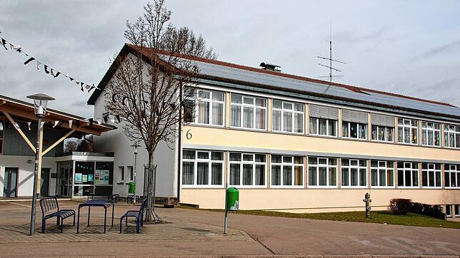Rückenwind für Grundschule Wald: Schulleiter Walter Beyer ist begeistert vom Förderprogramm des Landes, das Schülern helfen soll, ...