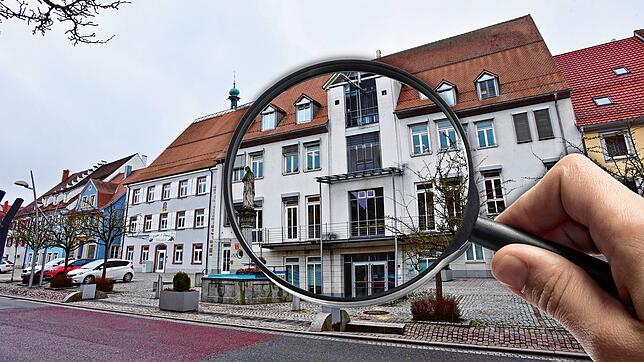 Das Rathaus unter der Lupe: Die SPD fordert eine Untersuchung der Verwaltung und erhält Unterstützung von der CDU und dem Freien Forum.