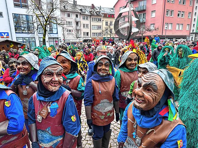 Bild 3: Bilder vom Rathaussturm in Friedrichshafen