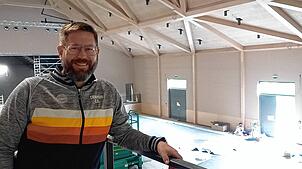 Alexander Kionka vom Architekturbüro Solar-System-Haus GmbH gibt einen Überblick über die Arbeiten an der neuen Scheffelhalle und ...