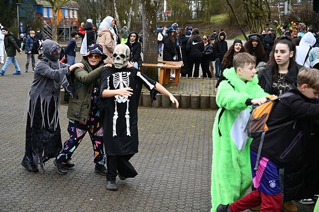 Bild 22: So schön war der Schmutzige Donnerstag in Lauchringen - Die schönsten Narren-Bilder des Tages!