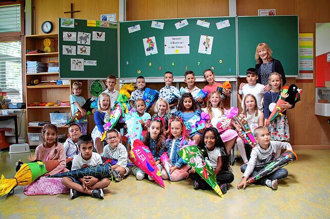 22 Jungen und Mädchen wurden in die erste Klasse der Grundschule Lottstetten eingeschult. Klassenlehrerin ist Birgit Giampà.
